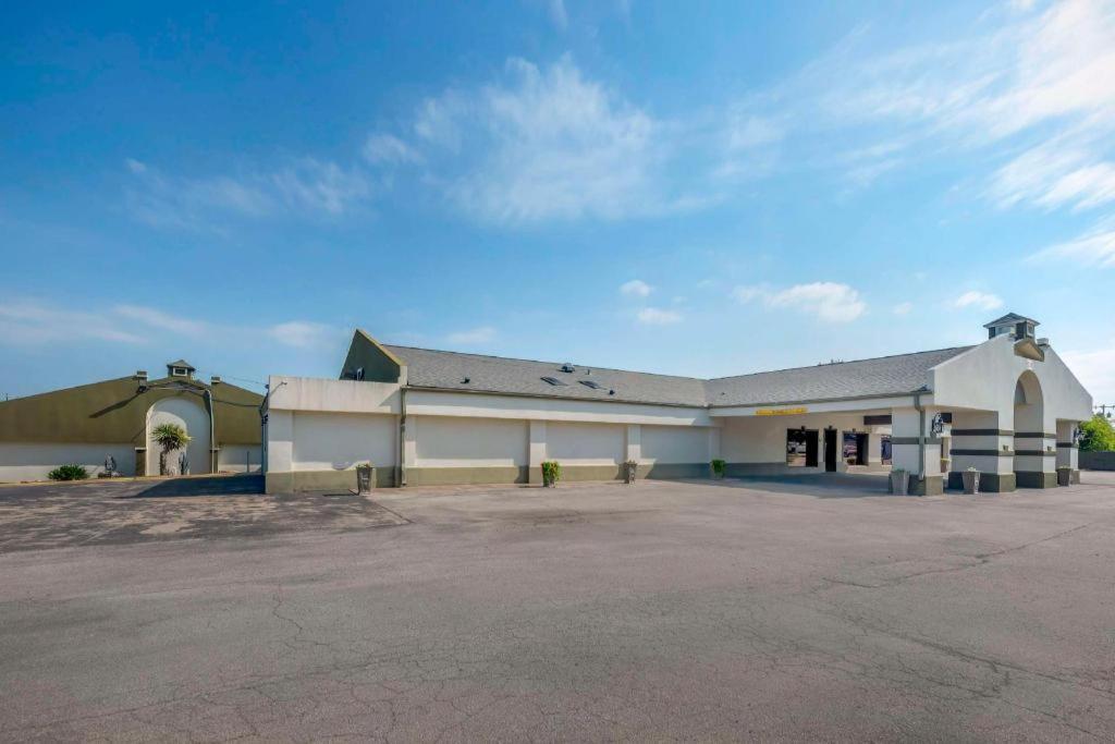 Best Western Post Oak Inn Burnet Esterno foto