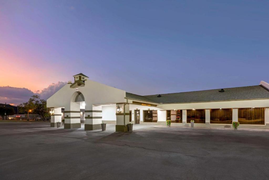 Best Western Post Oak Inn Burnet Esterno foto