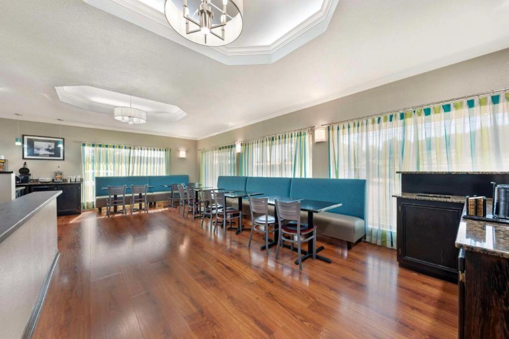Best Western Post Oak Inn Burnet Esterno foto
